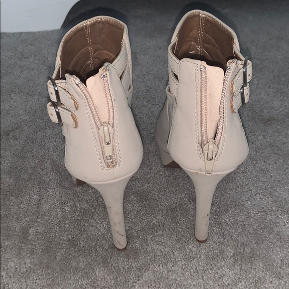 High heels!! - Picture 3 of 6